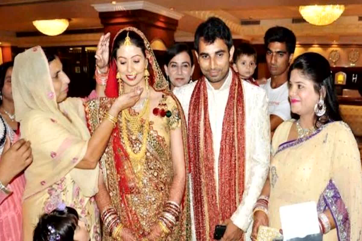 Bewafa Patni: बेवफा निकली Team India के दिग्गज बॉलर की पत्नी, किराना दुकान वाले के साथ कर बैठी मोहब्बत, रचाई शादी