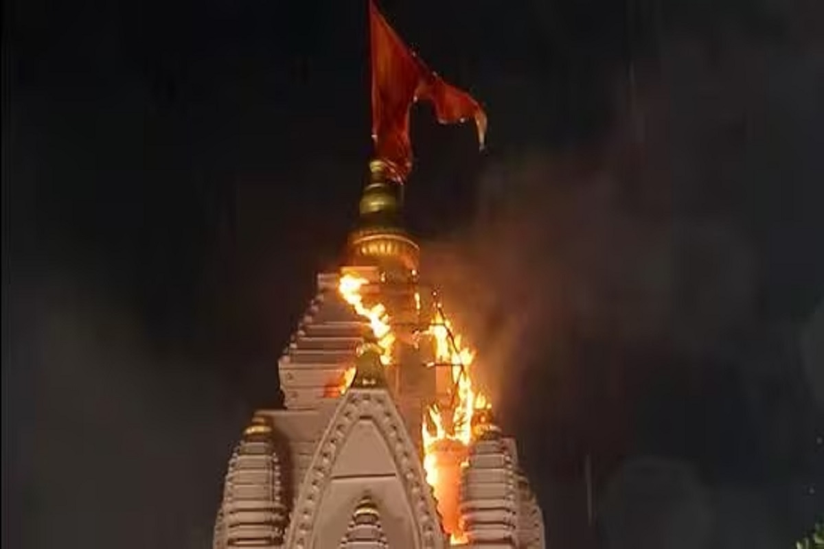 Fire In Ganesh Pandal: आगजनी का शिकार हो सकते थे BJP प्रमुख जेपी नड्डा.. इस तरह निकाला गया सुरक्षित बाहर, जाने क्या है पूरी घटना..