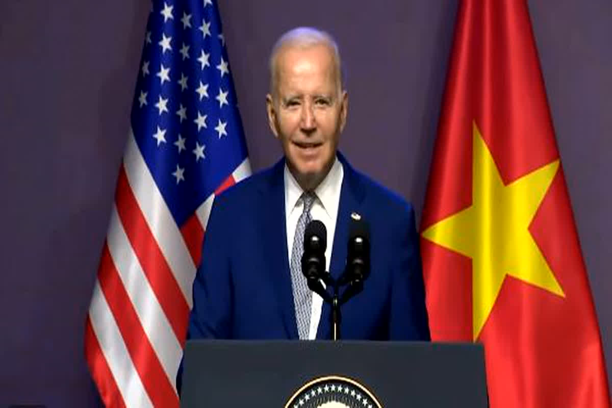 Joe Biden Press Conference : स्टाफ ने बीच में रोकी अमेरिकी राष्ट्रपति जो बाइडेन की प्रेस कॉन्फ्रेंस, वीडियो देख हैरान हुए सभी