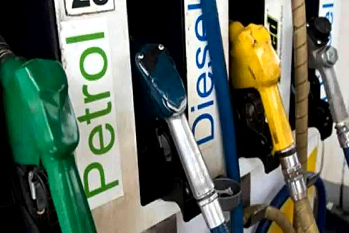 Petrol Diesel Price Today: नए हफ्ते के पहले दिन पेट्रोल-डीजल के दाम पर आया बड़ा अपडेट, जानें अपने शहर का हाल