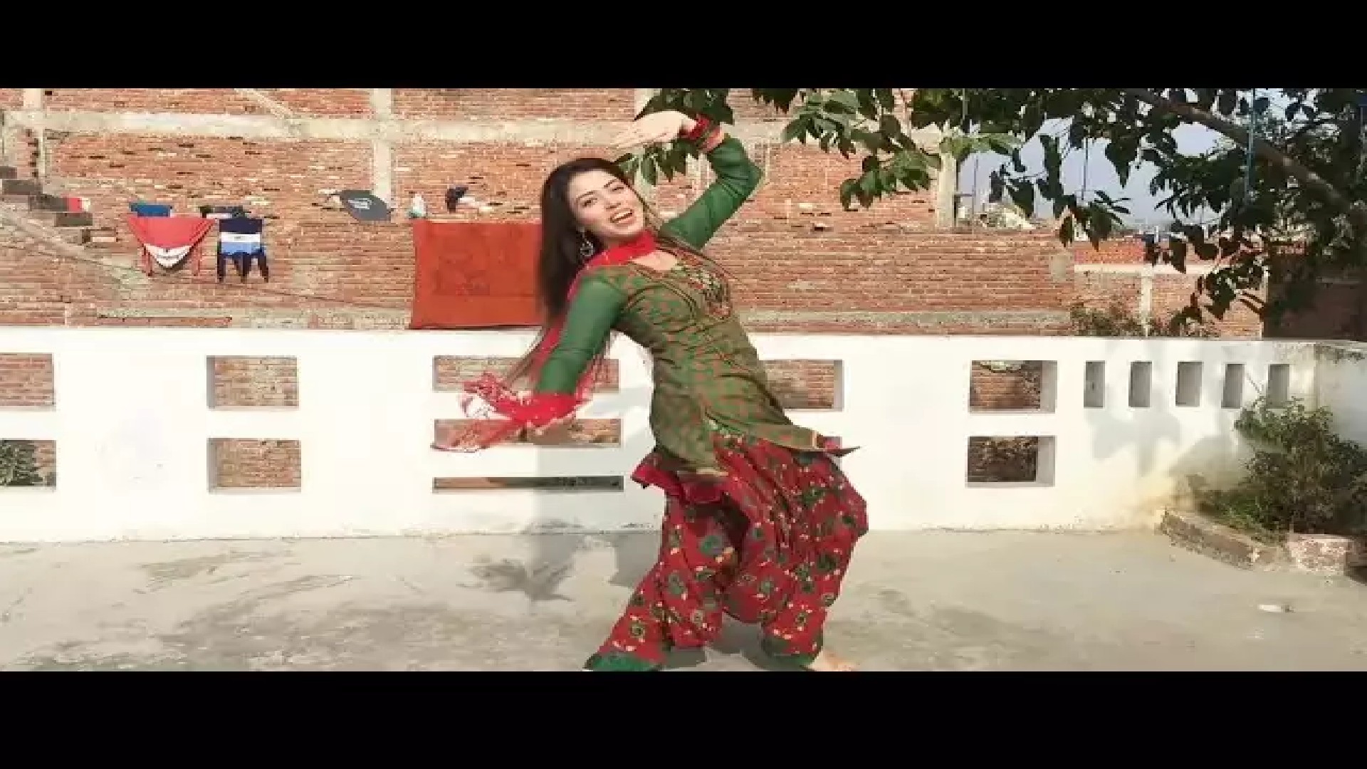 Haryanvi Sexy Dance Video: इस हरियाणवी लड़की के सामने सपना चौधरी के ठुमके पड़े फीके, डांस मूव्स ने फैंस को किया पागल