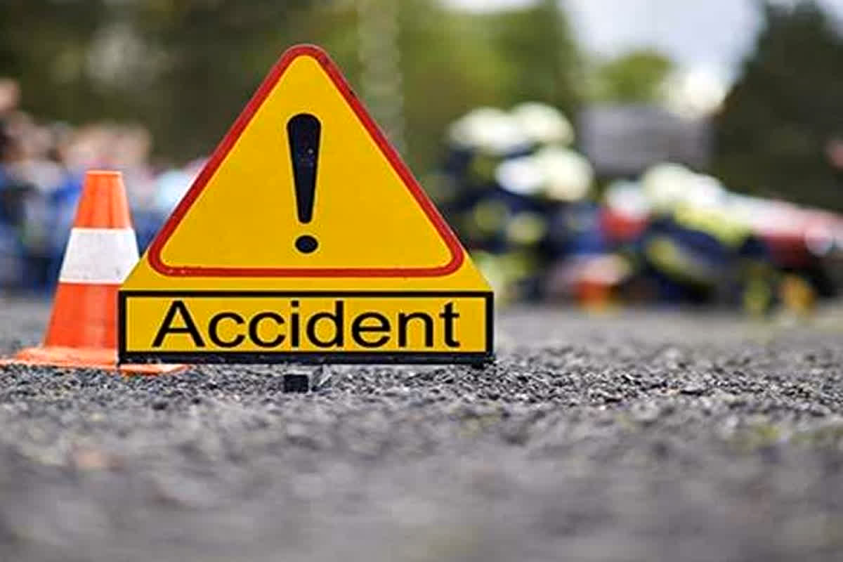 Road Accident: कार और ट्रक में भीषण टक्‍कर, 8 लोगों की मौत, एक मासूम गंभीर रूप से घायल…