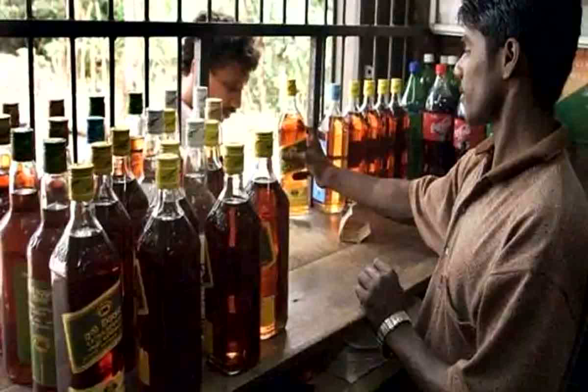 Private Liquor Shops: राजधानी में खुलेगी प्राइवेट शराब की दुकानें? जानें कब से होगा संचालित और क्या है सरकार की योजना