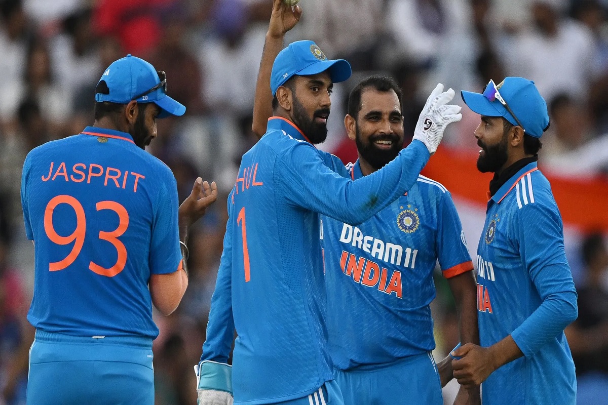 IND vs AUS 2nd ODI Indore Live Score: भारत ने ऑस्ट्रेलिया को रौंदा.. 99 रनों से जीता दूसरा एकदिवसीय मुकाबला, 2-0 से सीरीज पर किया कब्जा
