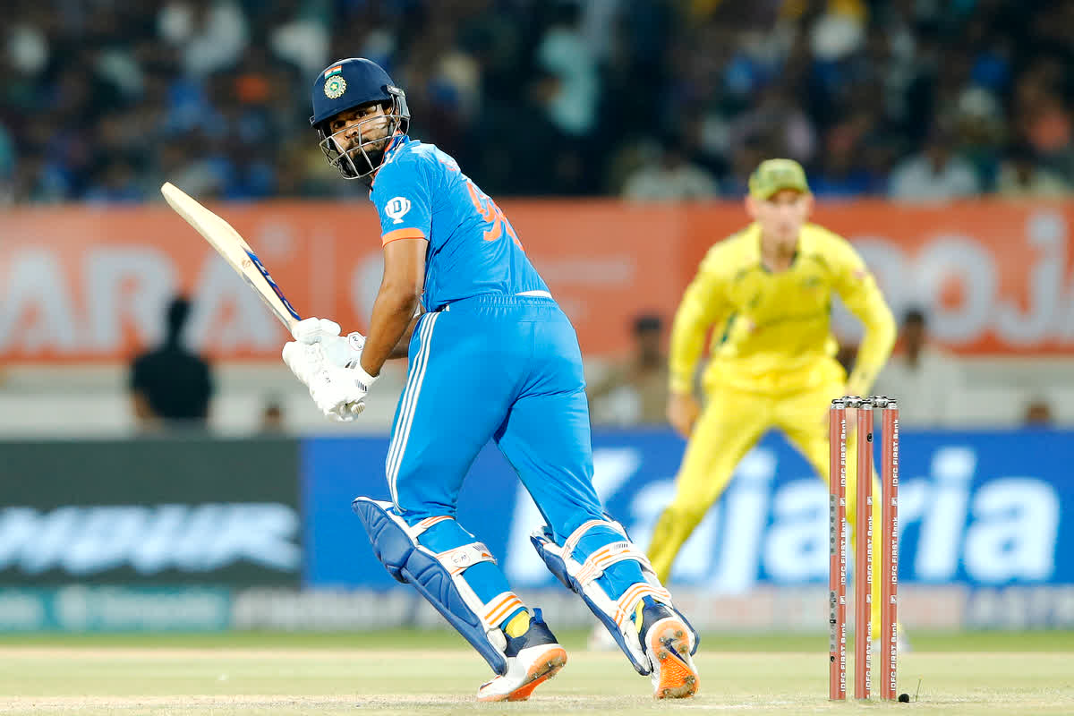 IND vs AUS Live Score: IND vs AUS Live: टीम इंडिया हुई ऑल आउट, ऑस्ट्रेलिया ने 66 रनों से जीता मैच