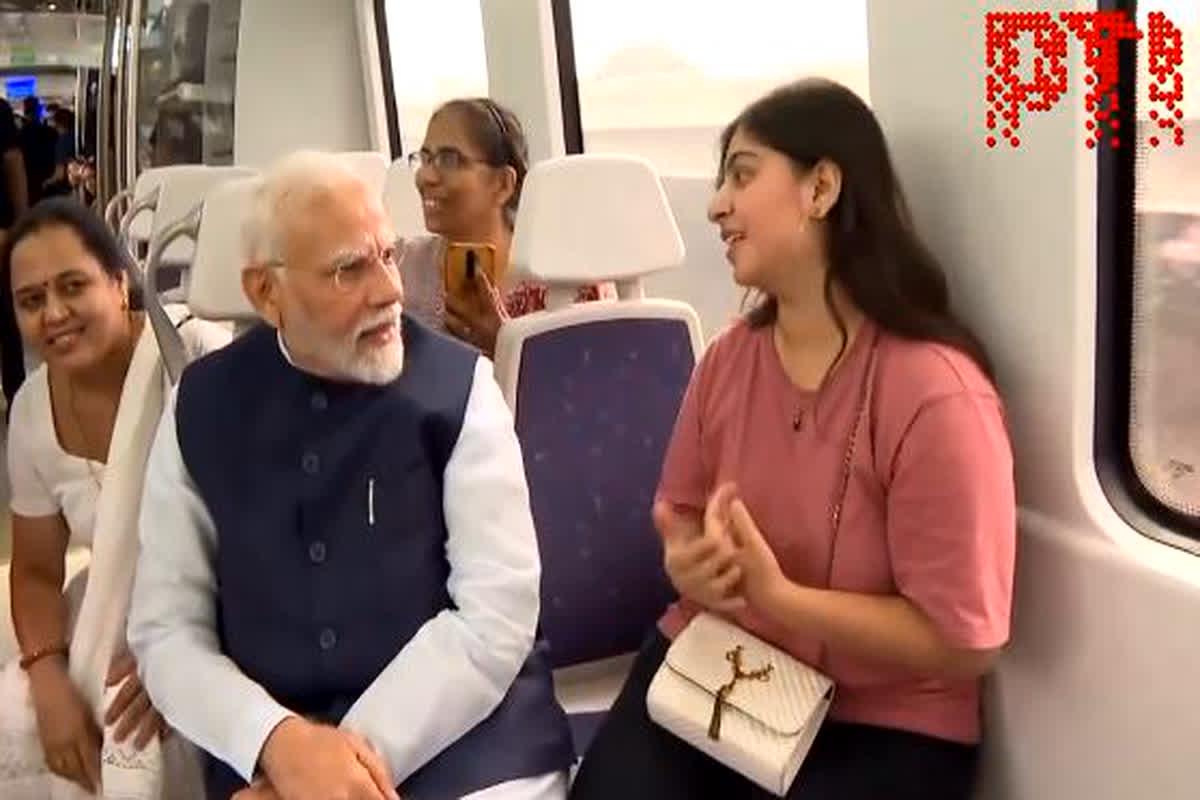 Happy Birthday to PM Modi on Metro: पीएम मोदी के जन्मदिन पर लड़की ने स्पेशल तरीके से किया विश, वीडियो देख आप भी कहेंगे… भई वाह!