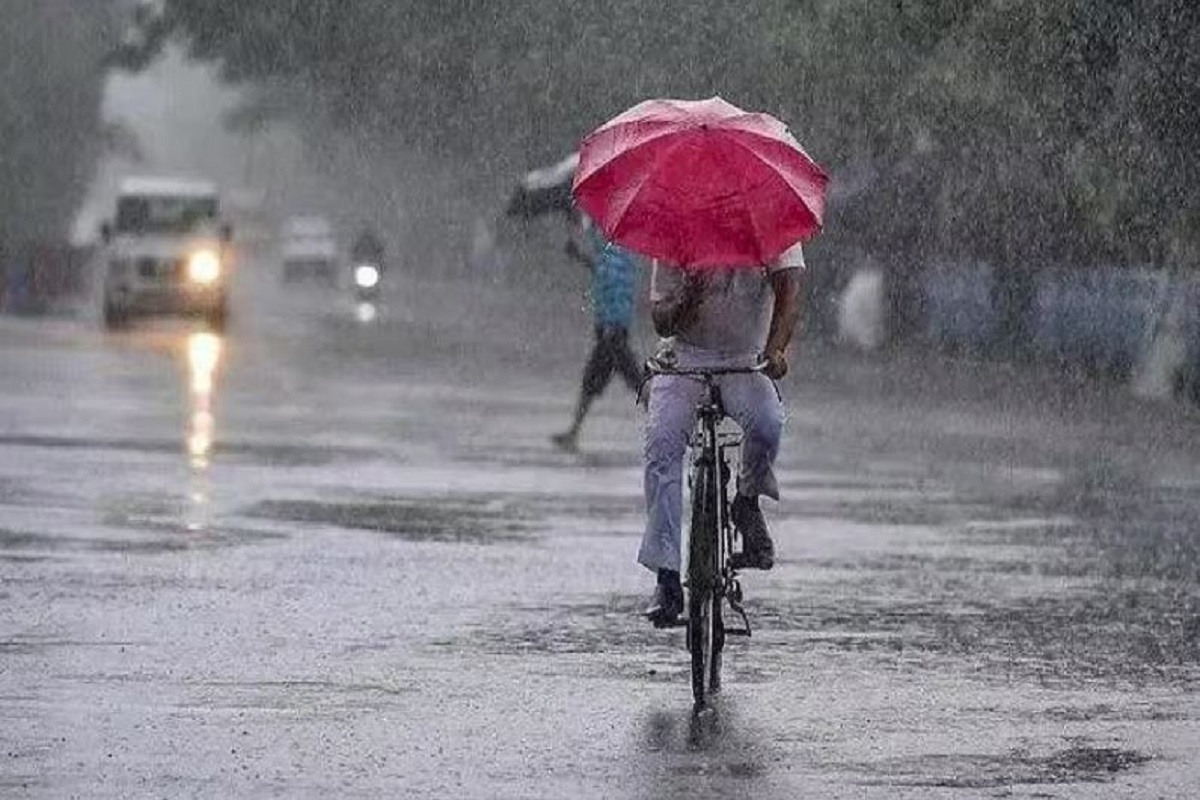 MP Weather Today: प्रदेश में इस दिन से पड़ेगी कड़ाके की ठंड, इन जिलों में जारी हुआ बारिश का ऑरेंज और येलो अलर्ट