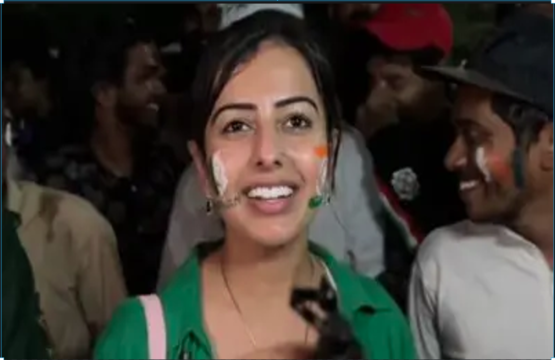 Virat Kohli Video : विराट कोहली की फैन निकली पाकिस्तानी लड़की का वीडियो हुआ वायरल, कहा पड़ोसी से प्यार करना बुरी बात थोड़ी है
