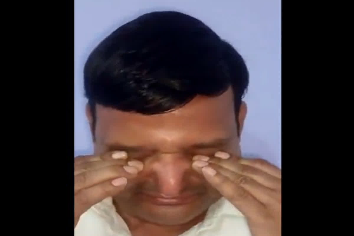 BJP minister viral video: ‘विधायक ने मुझे मारने के लिए दौड़ाया… मैं मर जाऊंगा’, बताते हुए फूट-फूटकर रो पड़े BJP के मंत्री, देखें वीडियो