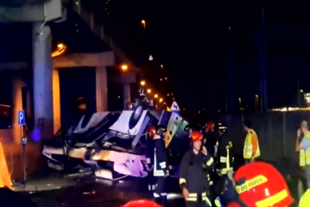 Bus Accident : पुल से नीचें गिरी विदेशी पर्यटकों को ले जा रही बस, 21 यात्रियों की मौत, चार की हालत गंभीर