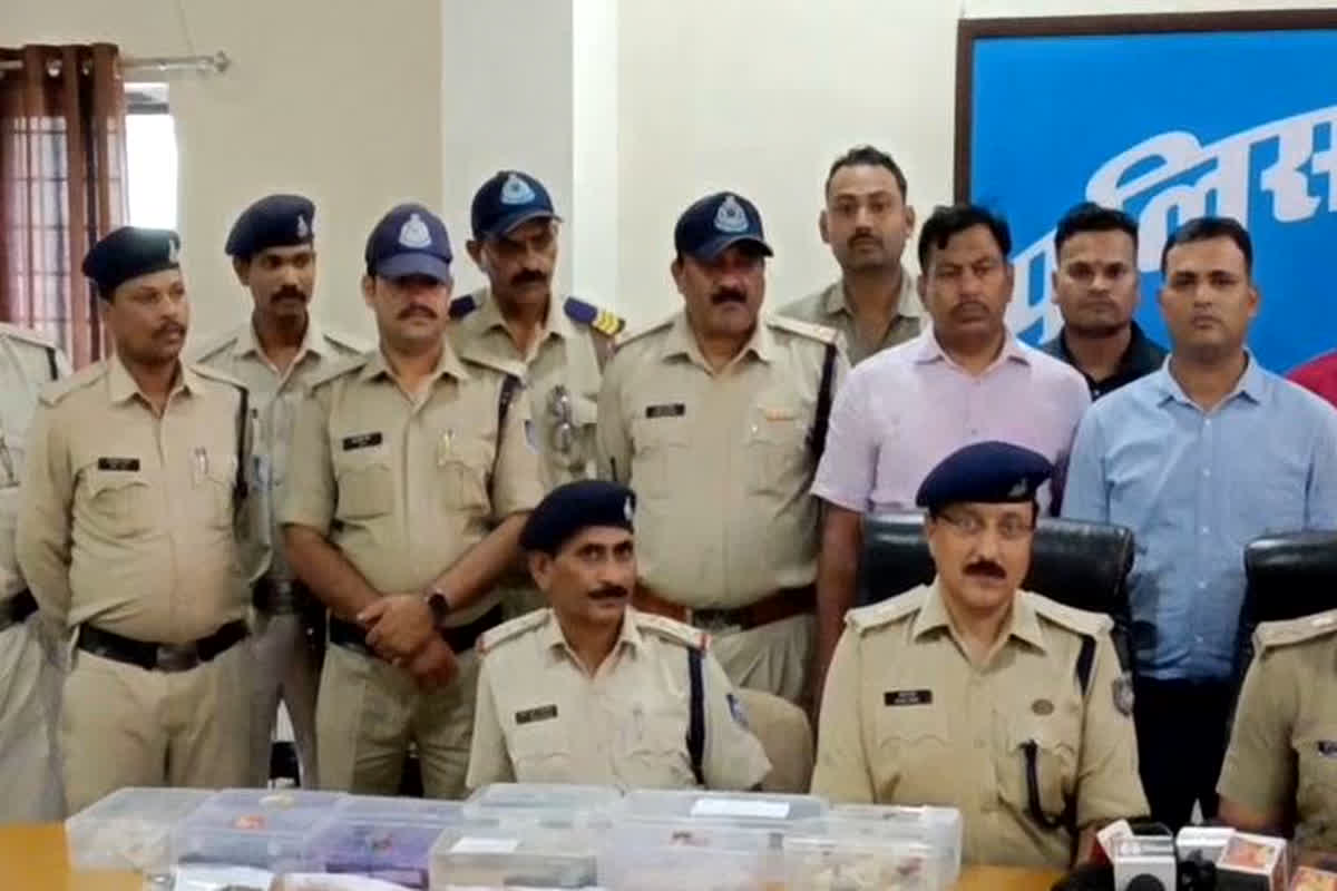 Jabalpur news: पुलिस को मिली बड़ी सफलता, अवैध हथियार सहित 17 शातिर बदमाशों को किया गिरफ्तार