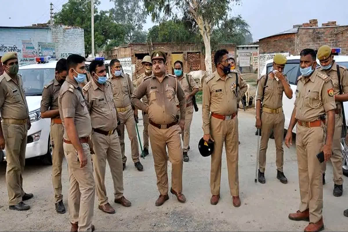 Raipur Police Action: राजधानी में पुलिस की सरप्राइज दबिश, कई आउटर इलाके में गुंडे-बदमाशों की धरपकड़ के लिए शुरू हुआ अभियान
