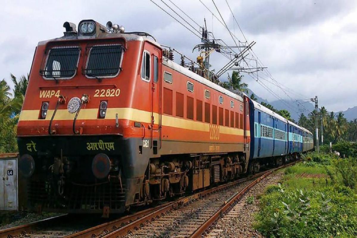 Chhath Special Train: छठ यात्रियों के लिए खुशखबरी… रेलवे ने बढ़ाए स्‍पेशल ट्रेनों के फेरे, यहां देखें लिस्ट