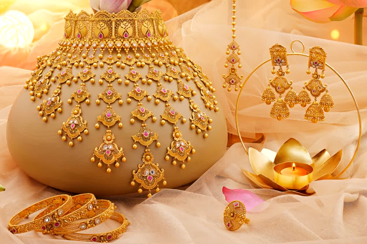 Gold-Diamond Jewellery Diwali Offer : धनतेरस पर करनी है गोल्‍ड या डायमंड ज्‍वैलरी की खरीदारी, इन जगहों में मिल रहा बंपर डिस्काउंट