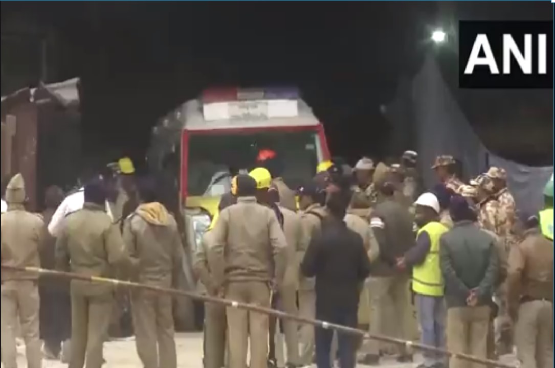 CM Dhami on Uttarakhand Tunnel Rescue: बस बाहर आने वाले है मजदूर, अंतिम पड़ाव में रेस्क्यू ऑपरेशन, सीएम धामी मौजूद