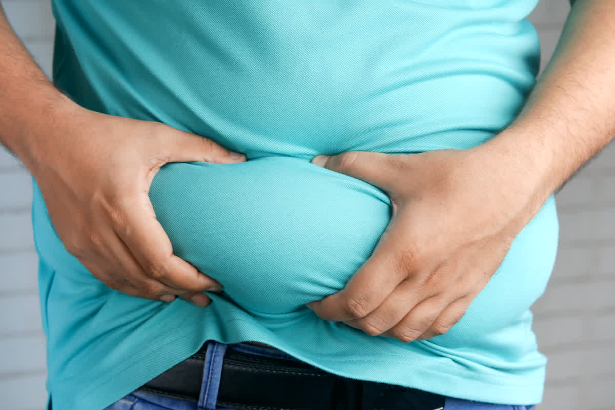 How to Reduce Belly Fat: पेट की लटकती चर्बी और बढ़ते हुए वजन से हैं परेशान, आज ही फॉलो करें ये टिप्स