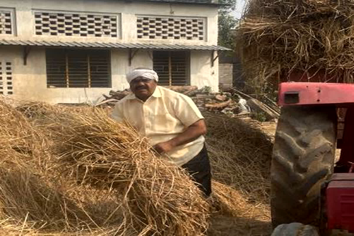 Congress candidate Vyas Kashyap: खेती कार्य में व्यस्त दिखाई दिए ये प्रत्याशी, राजनीति से पहले खेतों में कार्य करना है इनकी पहली पसंद