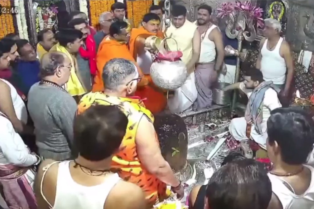 CM Mohan In Mahakaal Mandir: सीएम मोहन यादव पहुंचें उज्जैन महाकाल मंदिर, पूजन कर लिया बाबा महाकाल का आशीर्वाद