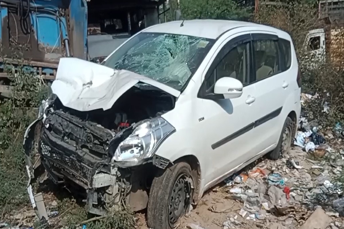 Gwalior Accident News : मोटरसाइकिल ने रोड क्रॉस कर रही कार को मारी जोरदार टक्कर, बाइक सवार की मौके पर मौत, कैमरे में कैद हुई पूरी दुर्घटना
