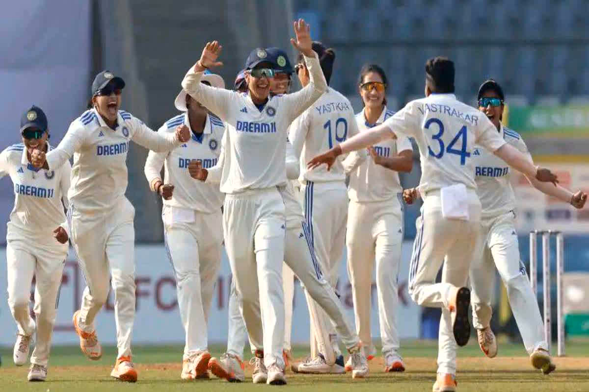 India vs Australia Test Match : भारत ने ऑस्ट्रेलिया की महिला टीम को पहली बार टेस्ट मैच में चटाई धूल, डेब्यू मैच में ऋचा घोष ने खेली शानदार पारी