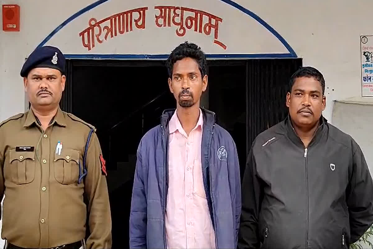 Balrampur Rape News : स्कूल से लौट रही नाबालिग छात्रा के साथ दुष्कर्म, पुलिस ने आरोपी को किया गिरफ्तार