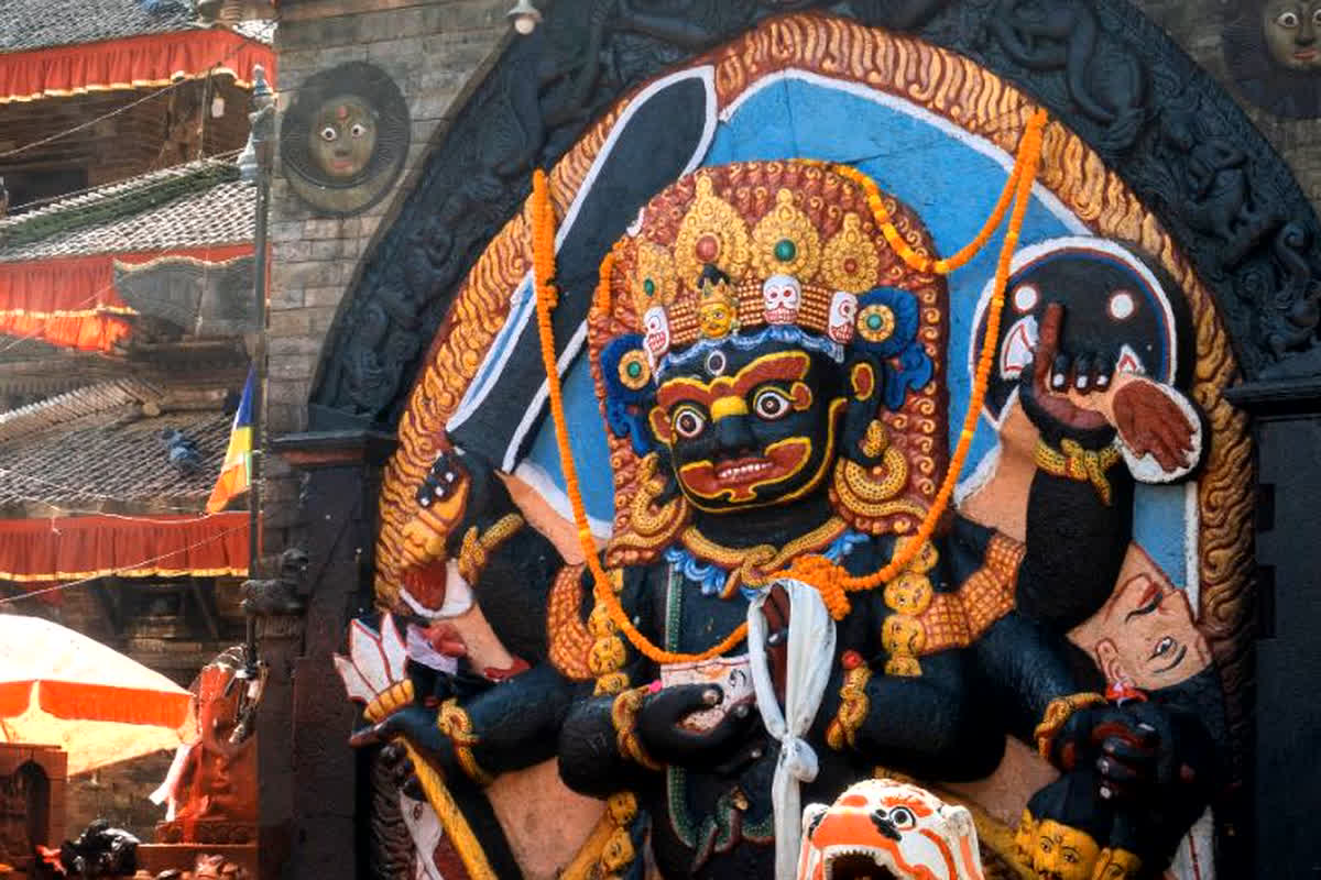 Kaal Bhairav Jayanti 2023: काल भैरव की कृपा पाने के लिए कालाष्टमी के दिन राशिनुसार करें मंत्रों का जाप, सभी संकटों से मिलेगी मुक्ति