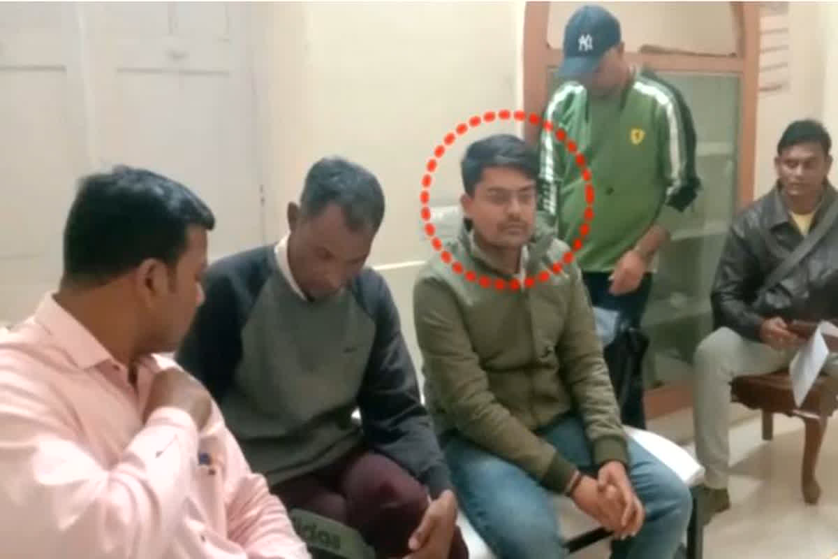 Seoni Patwari Arrested: लोकायुक्त टीम की बड़ी कार्रवाई, रिश्वत लेते पटवारी को किया रंगे हाथ गिरफ्तार, इस मामले में की थी पैसों की मांग