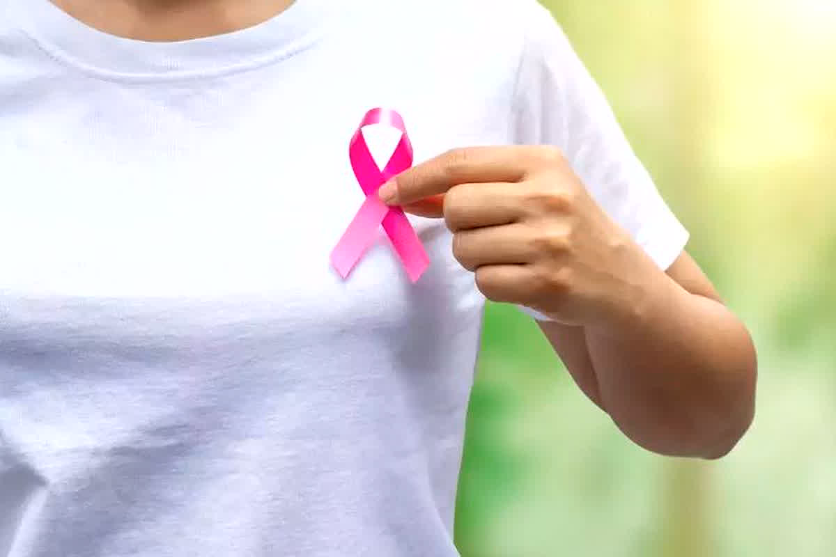 Tips to Prevent Breast Cancer: बेहद ही कम उम्र की महिलाएं हो रही ब्रेस्ट कैंसर का शिकार, जानिए कैसे करें बचाव