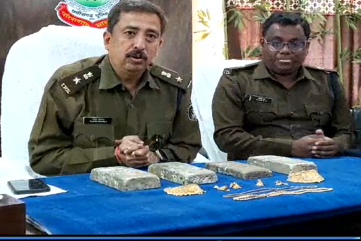 Mahasamund News: चेकिंग के दौरान पुलिस को मिली बड़ी सफलता, 22 लाख से भी ज्यादा के सोने चांदी के जेवर किए जब्त