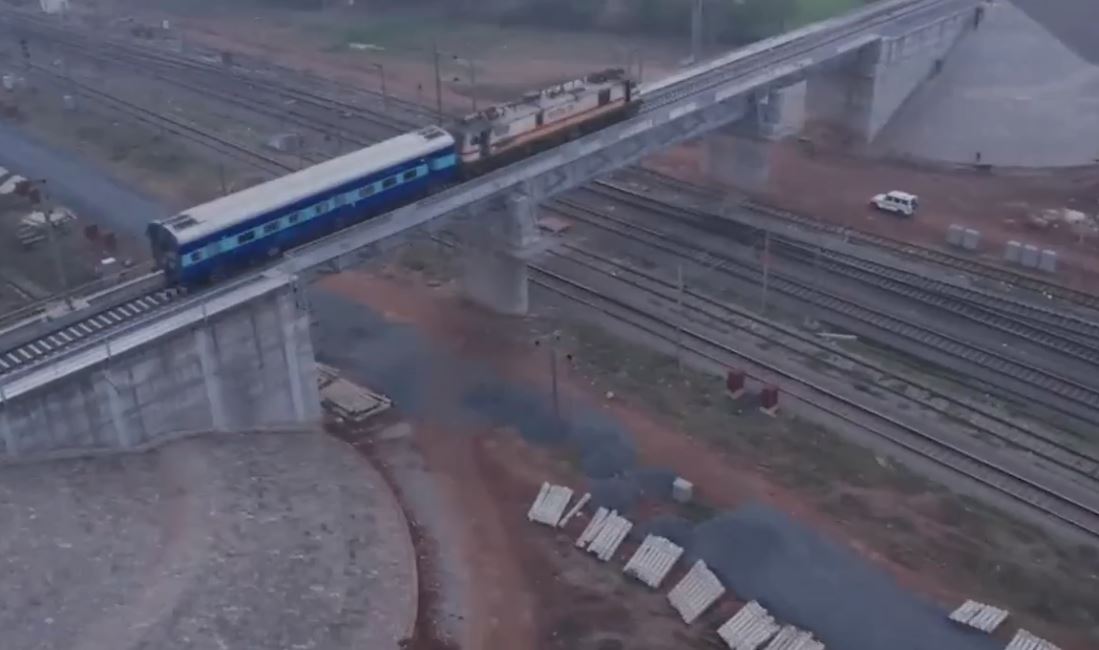 छत्तीसगढ़ का पहला 10.4 किमी लंबा रेल फ्लाईओवर शुरू, रेलमंत्री ने शेयर किया वीडियो, सीएम साय ने जताया आभार