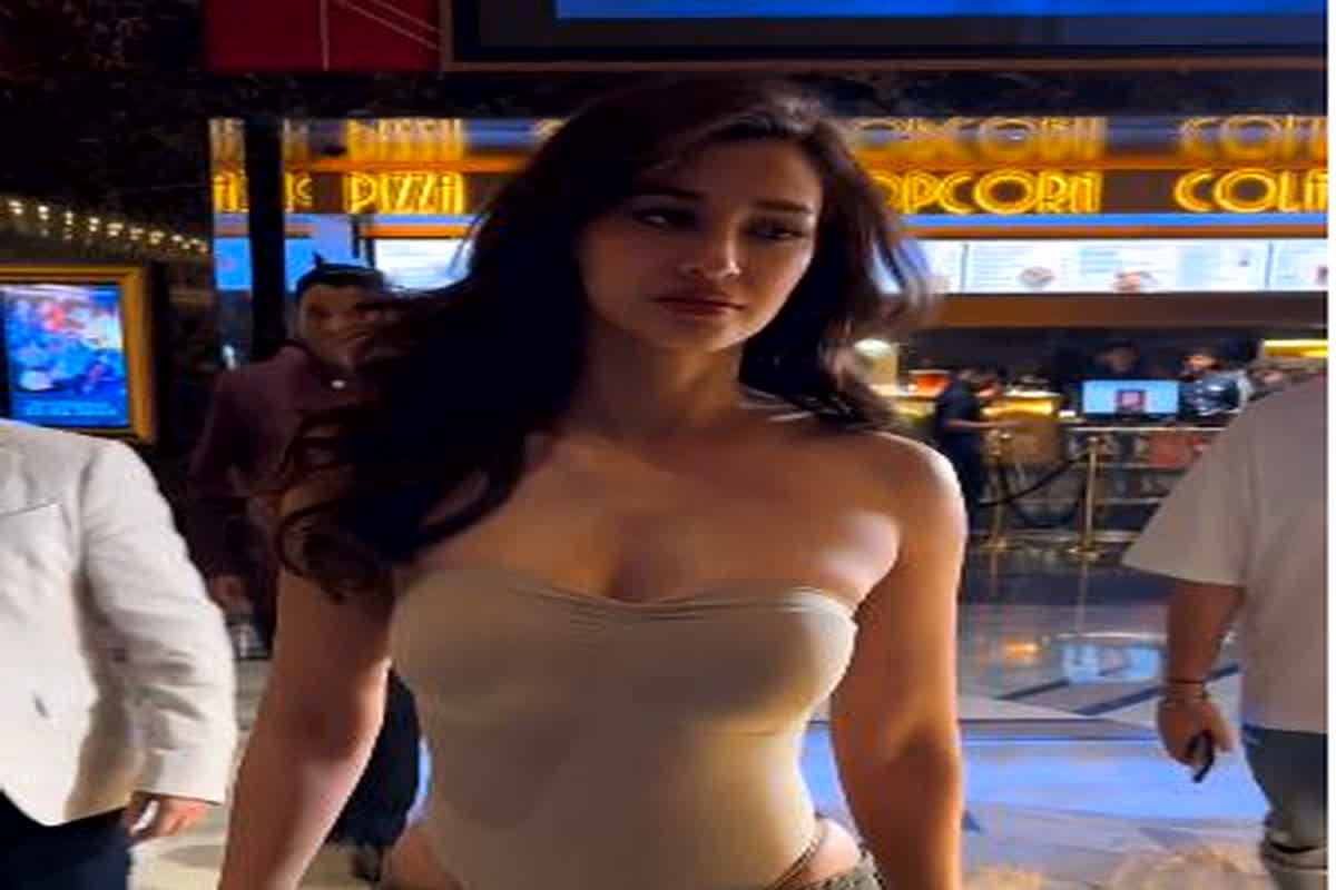 Disha Patani Hot And Sexy Video: स्टाइलिश आउटफिट में दिशा पाटनी ने बढ़ाया इंटरनेट का पूरा, वायरल हुआ वीडियो