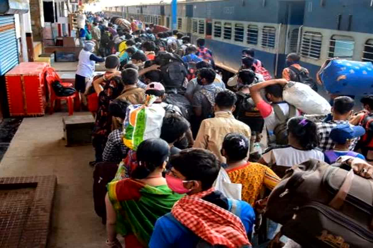 Railway Fare Cut: ट्रेन से रोजाना सफर करने वाले यात्रियों की बल्ले-बल्ले, रेलवे बोर्ड ने घटा दिया किराया, अब देने होंगे मात्र इतने रुपए