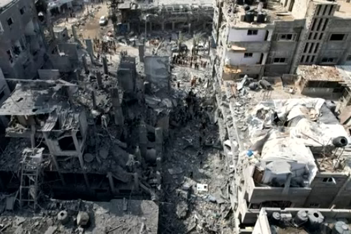 Israel-Gaza war: नहीं थम रहा जंग का भयानक मंजर, मदद की गुहार लगा रहे लोगों पर गिराया बम, 70 की मौत…