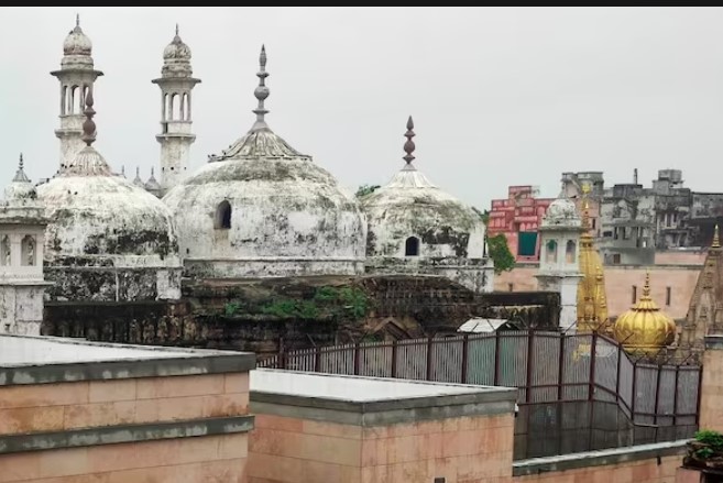 Gyanvapi case: मुस्लिम पक्ष ने व्यास जी के तहखाना में पूजा की अनुमति के फैसले को चुनौती दी