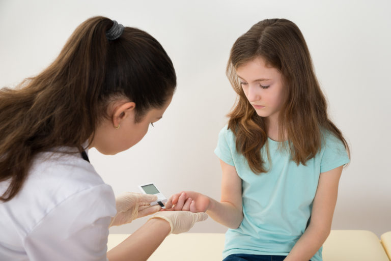 Diabetes in Children: बच्चो में अगर ये लक्षण दिख रहें हैं तो हो जाएं सावधान, हो सकते है डायबिटीज के संकेत