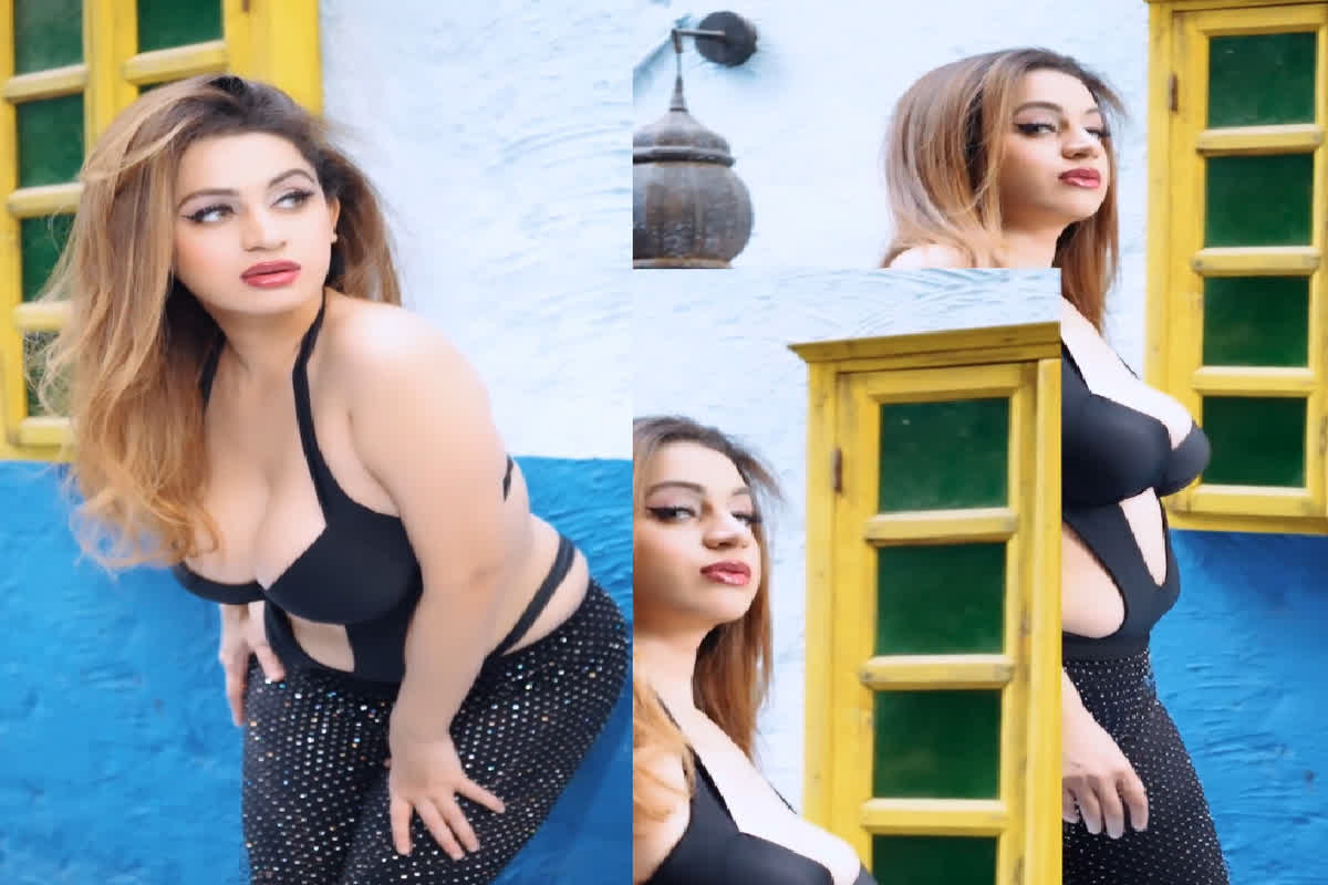 Kenisha Awasthi New Sexy Videos: एक बार फिर मस्तराम की हसीना ने हाई किया इंटरनेट का पार, वीडियो देख छूट जाएंगे पसीने