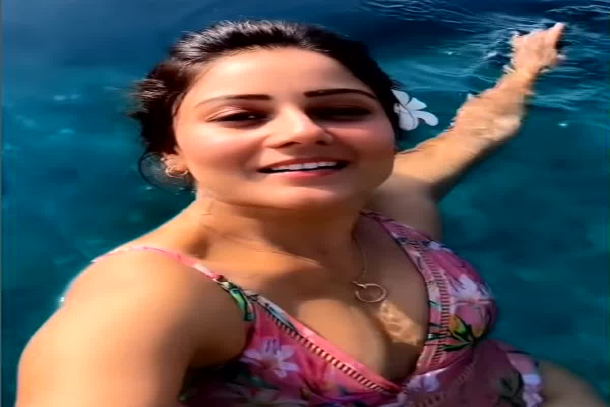 Marathi Model Sexy Video : मराठी मॉडल ने स्विमिंग पूल में लगाई आग, वीडियो देख आप भी हो जाएंगे मदहोश