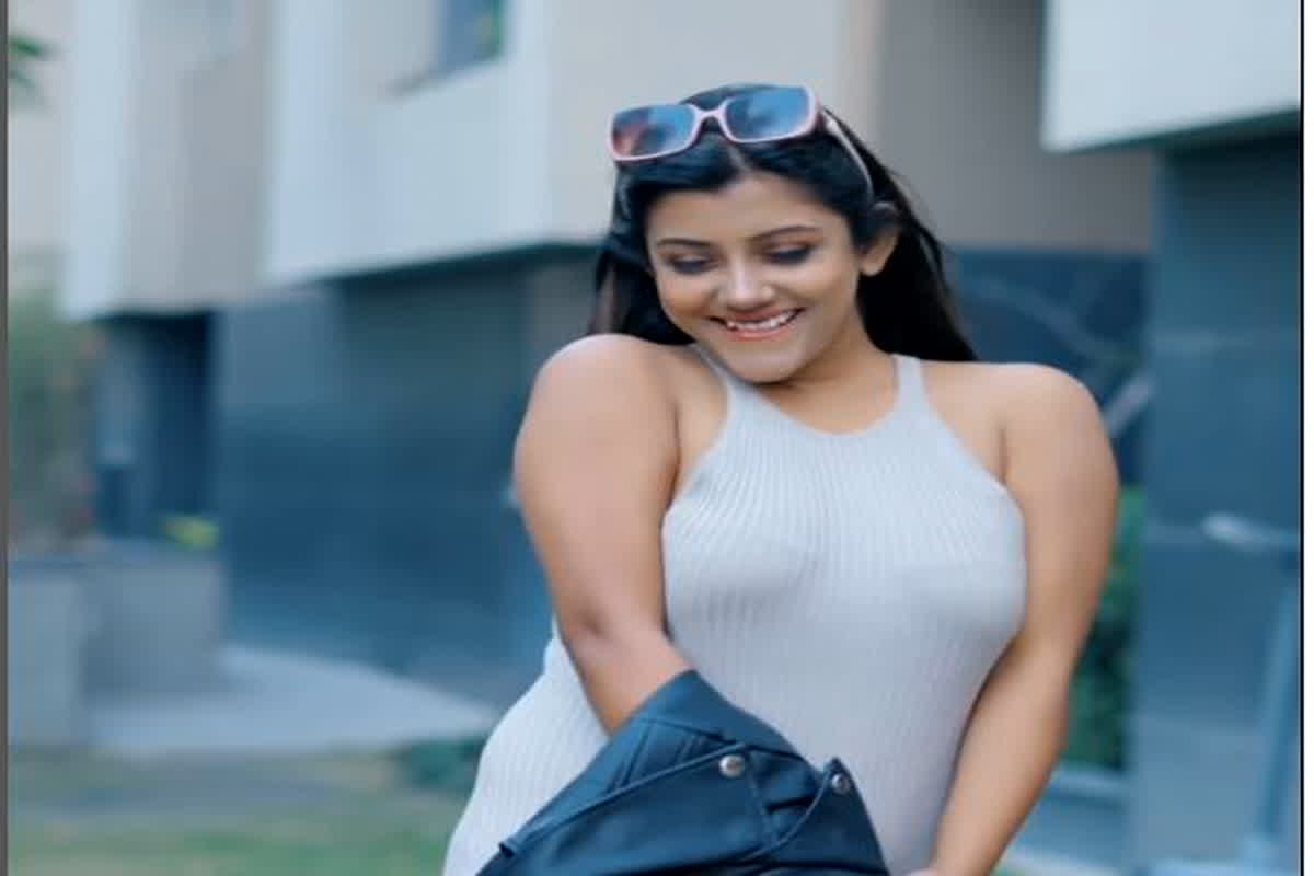 Marathi Model Sexy Video : मराठी मॉडल ने कैमरे के सामने दिए सेक्सी पोज, बोल्ड वीडियो देख उड़ी फैंस की नींद