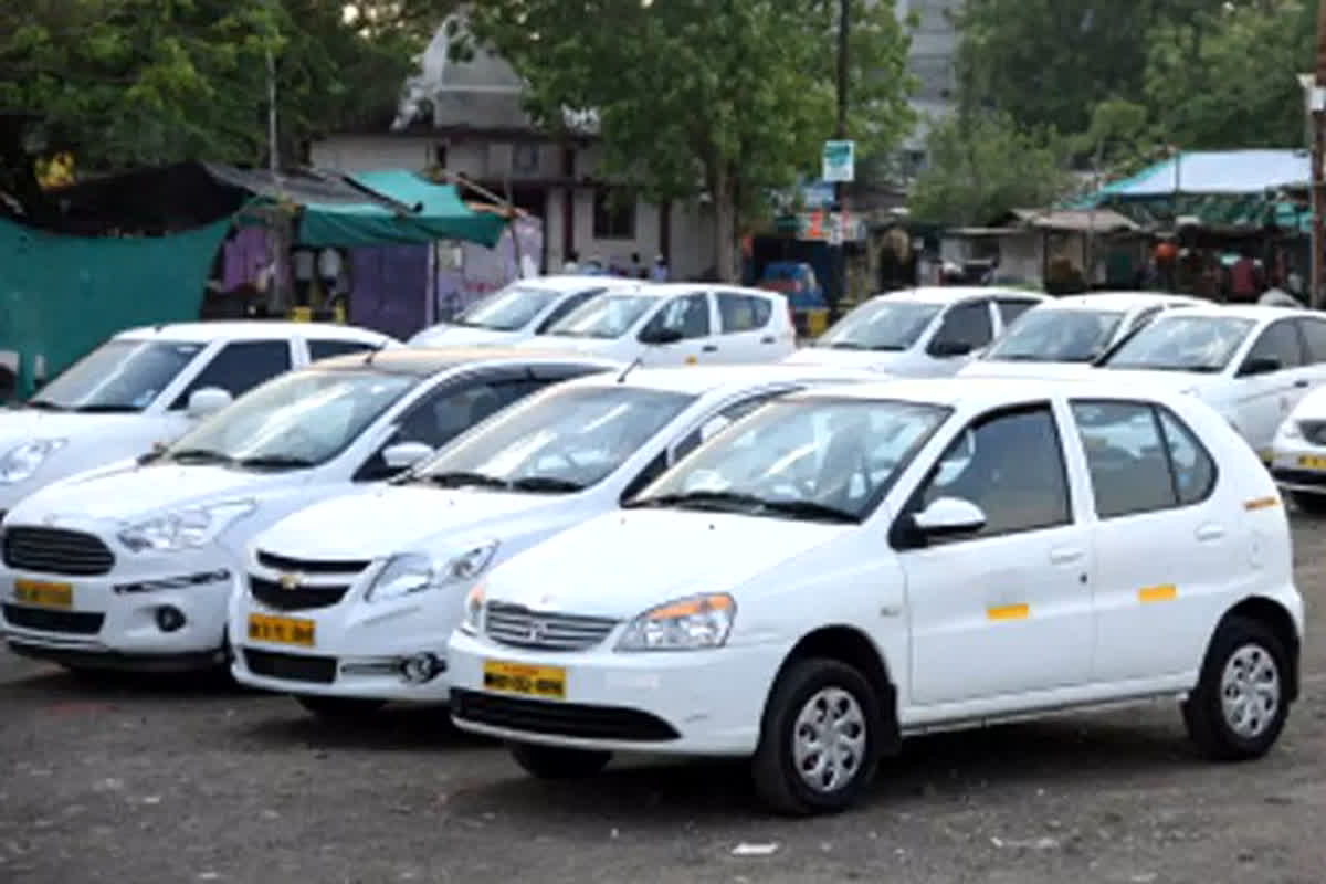 Taxi Fare Hike: टैक्सी से सफर हुआ महंगा… सरकार ने बढ़ाया Ola-Uber समेत सभी कैब का किराया, अब देने होंगे इतने रुपए