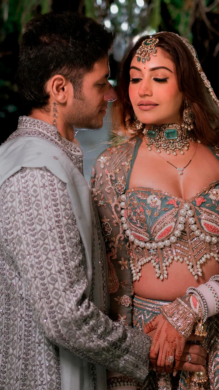 Surbhi & Karan Wedding: इश्कबाज फेम सुरभि चंदना ने बॉयफ्रेंड संग रचाई शादी, सोशल मीडिया पर शादी की फोटोज हो रही जमकर वायरल