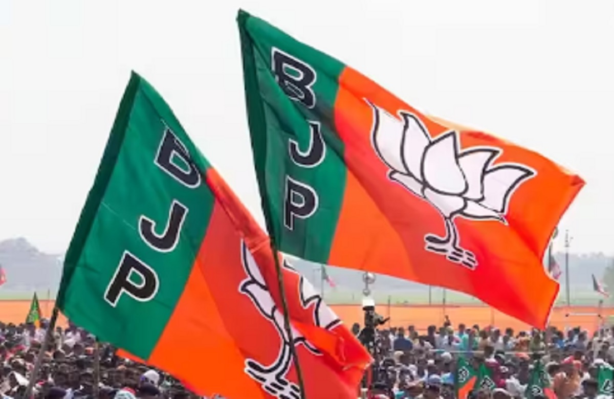 Congress Members Join BJP: लगातार बढ़ रहा BJP का कुनबा, 1000 से अधिक लोगों ने छोड़ा कांग्रेस का साथ, थामा भाजपा का हाथ…