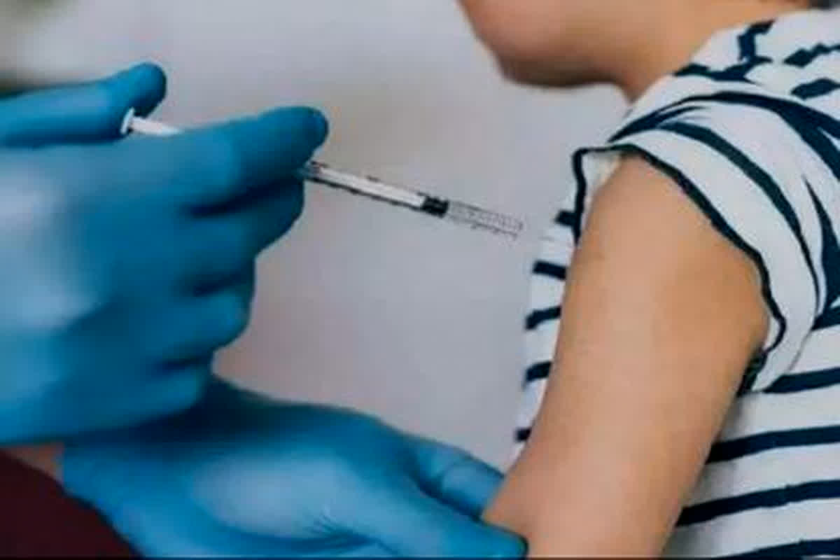 Japanese Fever Vaccine: जापानी बुखार की वैक्सीन लगाने में टॉप पर आया इंदौर, लगभग 1,17,081 बच्चों को लगाई वैक्सीन