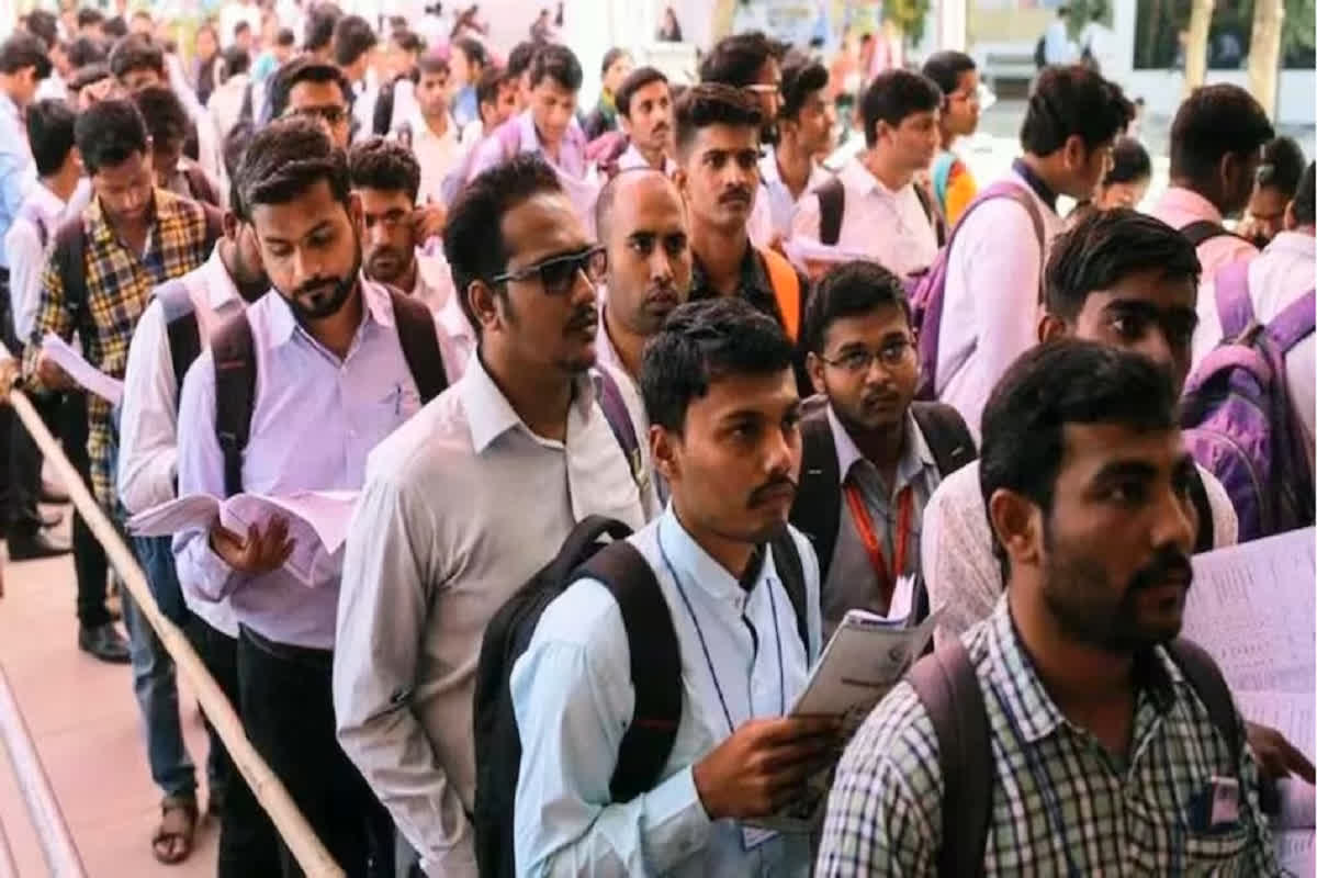 Jobs in India: भारत में अगले तीन महीने होगी नौकरियों की बौछार… इस सेक्टर्स में मिलेंगा सबसे ज्यादा रोजगार 