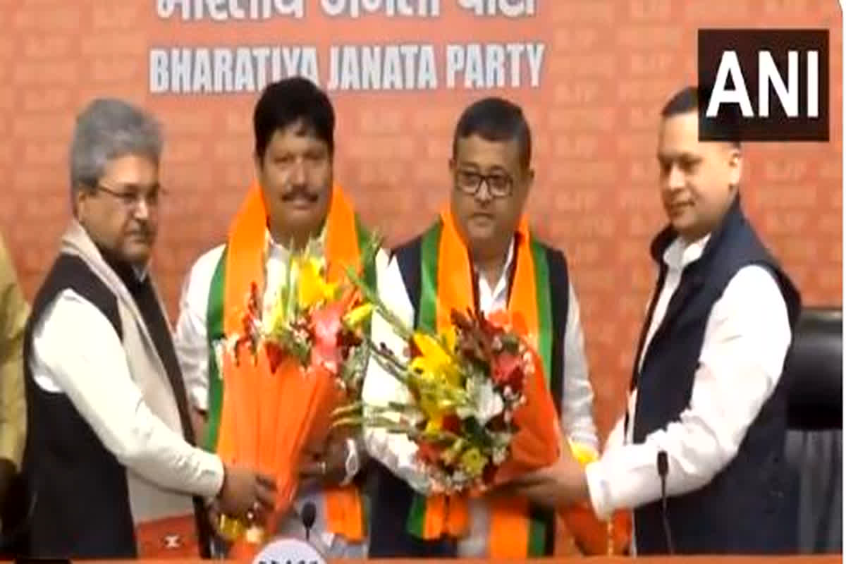 Arjun Singh-Dibyendu Adhikari join BJP : लोकसभा चुनाव से पहले TMC को लगा बड़ा झटका, दो दिग्गज सांसदो ने थामा भाजपा का दामन