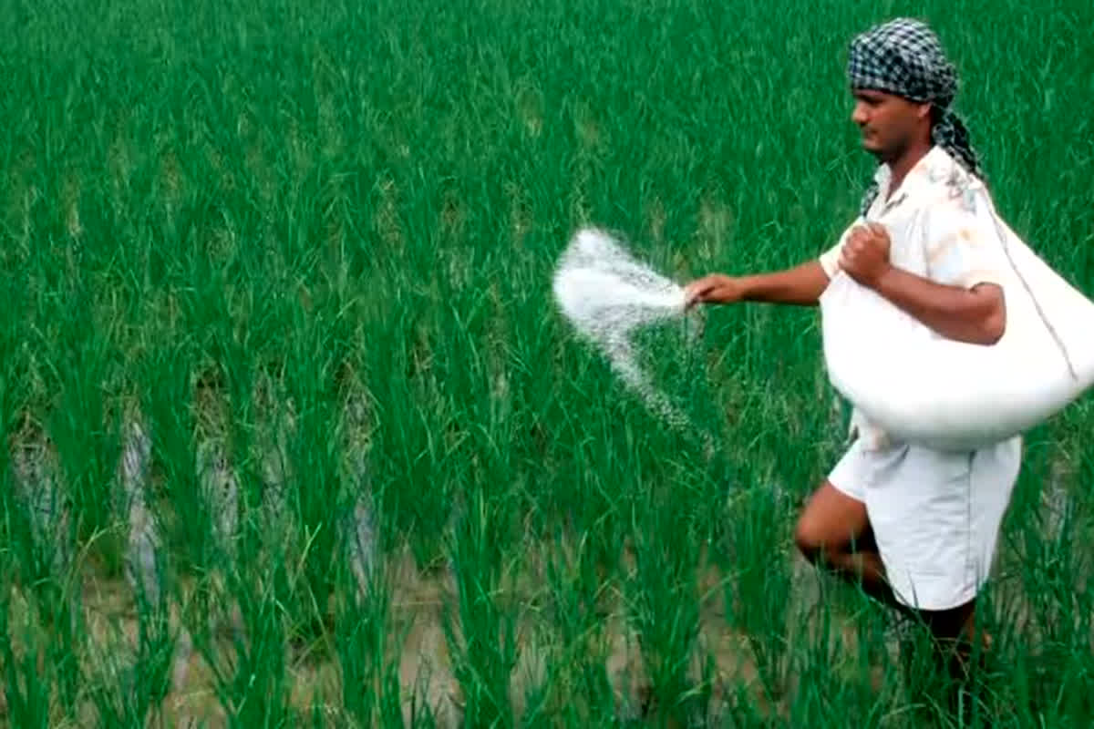 चुनाव से पहले किसानों पर केंद्र सरकार मेहरबान, खाद पर इतने रुपए की सब्सिडी का किया ऐलान…