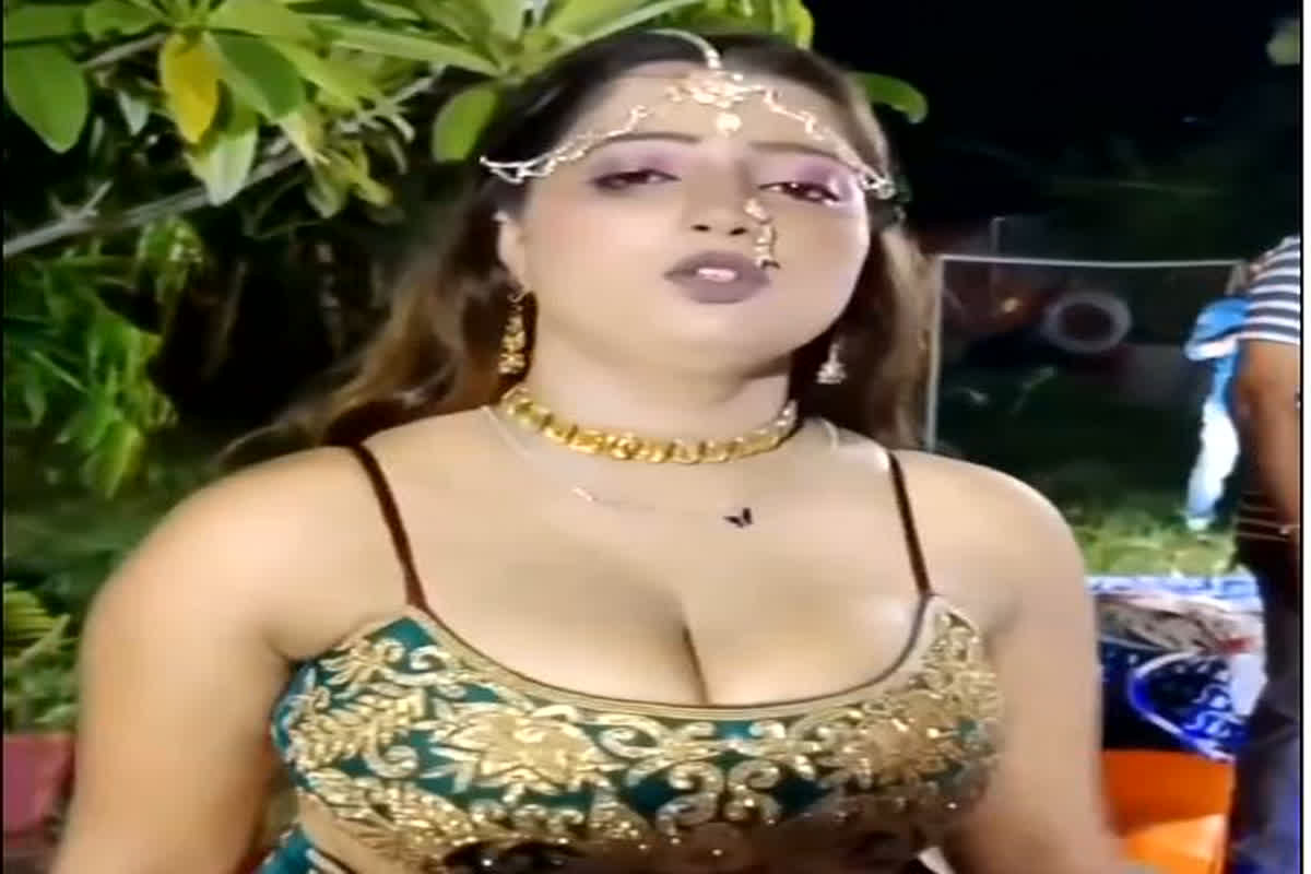 Marathi Bhabhi Sexy Video : पसीने से लथ-पथ कैमरे के सामने आई मराठी भाभी, हालत देखकर फैंस भी हुए हैरान