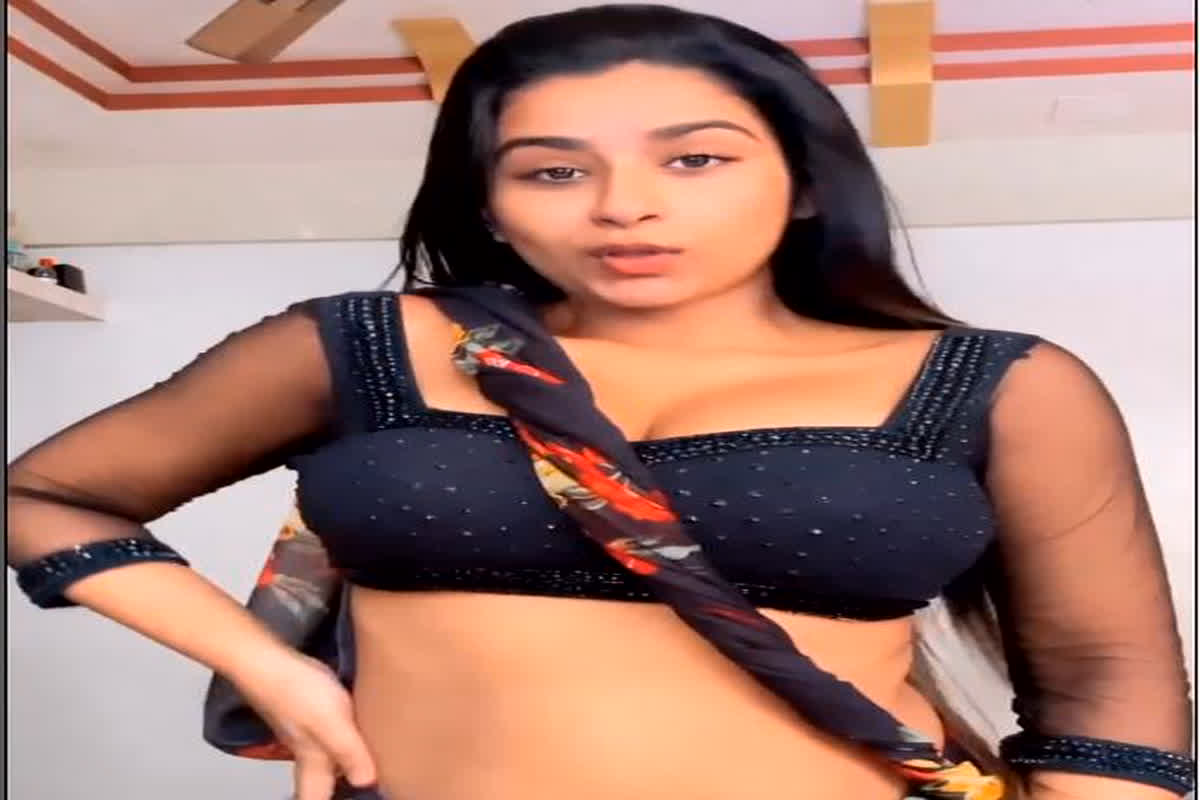 Marathi Bhabhi Sexy Video : मराठी भाभी का ये वीडियो उड़ा देगा आपकी नींद, बोल्ड अदाओं को देख यूजर्स हुए मदहोश