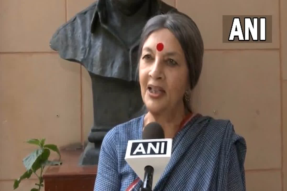 CPI(M) Leader on Nirmala Sitharaman: निर्मला सीतारमण के बयान पर CPI नेता ने कसा तंज, कहा- देश की वित्त मंत्री मैदान छोड़कर भाग रही हैं…