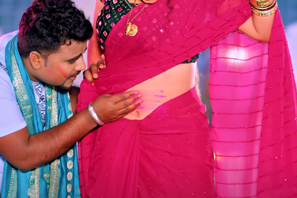Holi Me Dhodi Range Aaja : “होली में ढोड़ी रंग जाए” होली का सुपर गाना रोमांस से भरा वीडियो वायरल