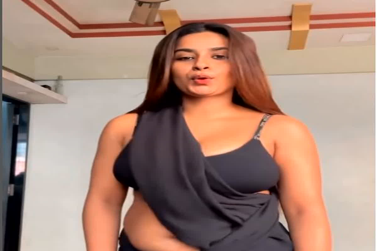 Indian Bhabhi Sexy Video : Indian Bhabhi का ये अवतार उड़ा देगा आपके होश, वायरल हुआ सेक्सी वीडियो